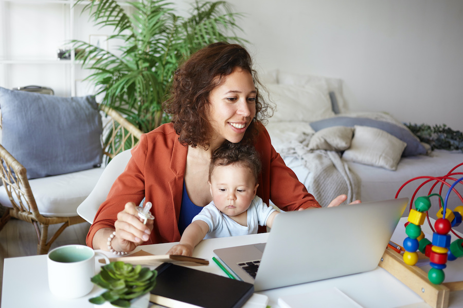 Doctoral Mom, a mother working on her dissertation 